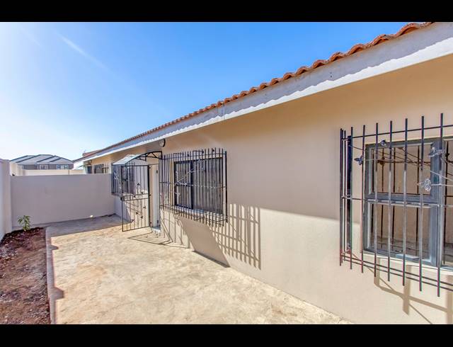 2 BEDROOM FREESTANDING TO LET IN MARLBORO GARDENS